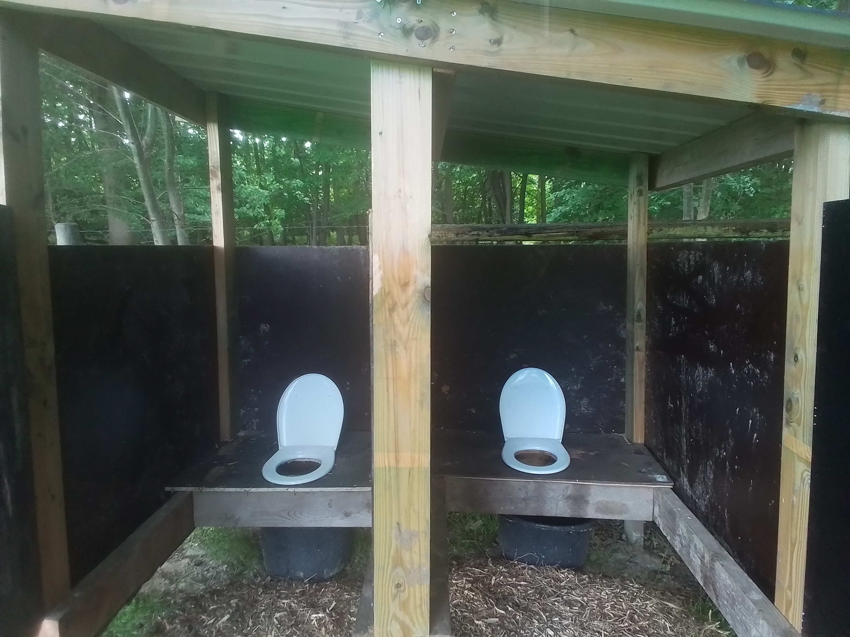 Kamp Kravaal, Droge toiletteng